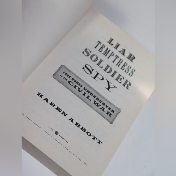 EUC Paperback Book - Liar, Temptress, Soldier, Spy by Karen Abbott - Picture 3 of 4